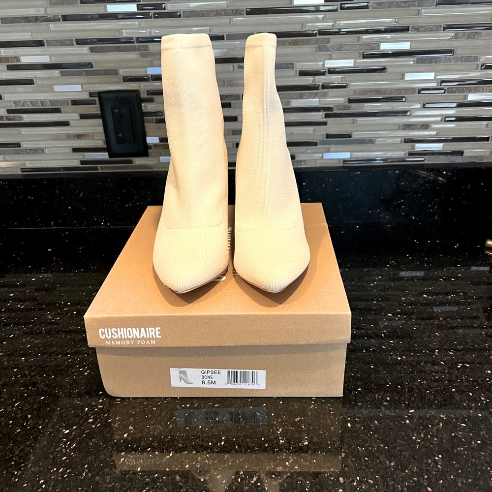 Cushionaire Gipsee Stretch Knit Booties
